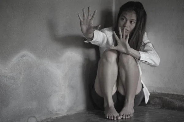 Kvinnor Lyfter Handflatan Stoppa Sexuella Övergrepp Trafficking Och Stoppa Våld — Stockfoto