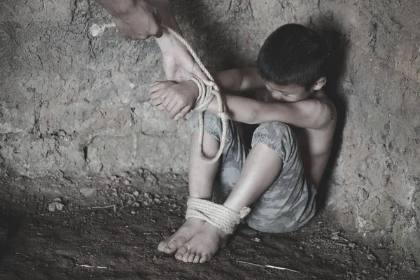 Niño Está Atado Por Una Cuerda Stop Child Violence Trafficking — Foto de Stock