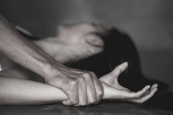 Kadınlara yönelik şiddeti ve cinsel istismarı durdurun, kaçakçılıkla mücadele ve kadınlara yönelik şiddeti durdurun, Uluslararası Kadınlar Günü