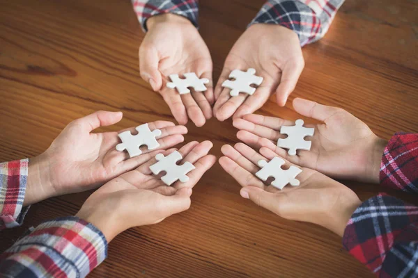 Business People Holding Jigsaw Puzzle Gruppo Uomini Affari Che Utilizzano — Foto Stock