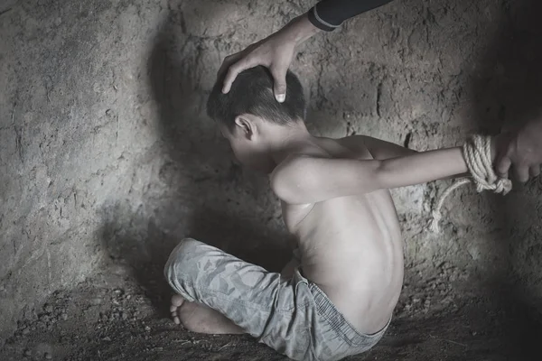 Mano Del Niño Atada Con Una Cuerda Derechos Humanos Víctimas — Foto de Stock