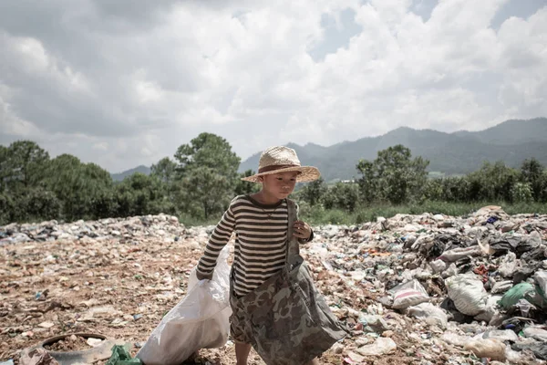 Children Junk Keep Going Sell Because Poverty World Environment Day — Stock Photo, Image