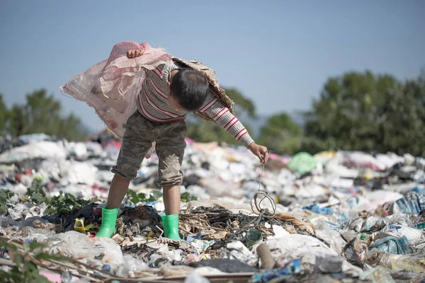 Gyerekek Szemét Eladó Újrahasznosítani Őket Hulladéklerakókban Élet Életmód Szegények Gyermekmunka — Stock Fotó