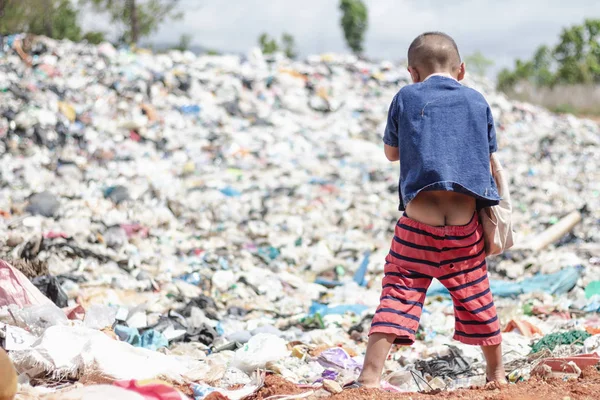 Crianças São Lixo Para Continuar Vendendo Por Causa Pobreza Dia — Fotografia de Stock