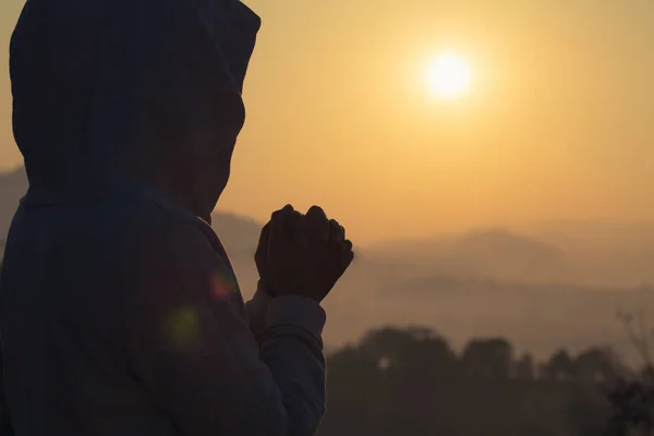 Wanita Muda Berdoa Dengan Tangan Konsep Doa Untuk Iman Spiritualitas — Stok Foto