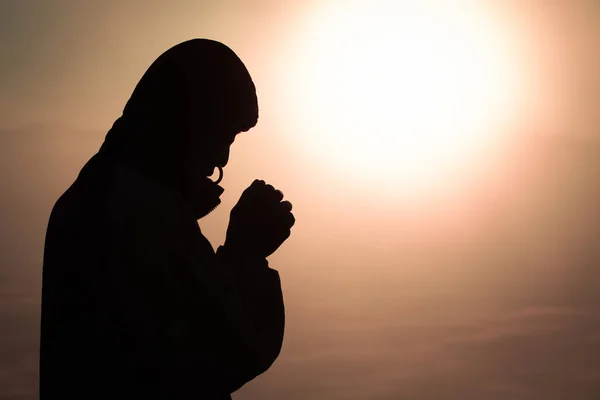 Joven Orando Con Mano Concepto Oración Por Espiritualidad Religión — Foto de Stock