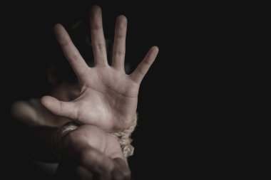 Şiddet ve istismar, cinsel istismar, insan kaçakçılığı, en sıcak durdurma