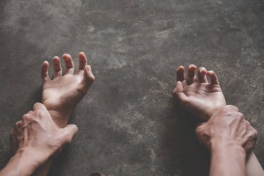 Kadınlara tecavüz eden erkekler, ev içi şiddet, Sexu konsepti