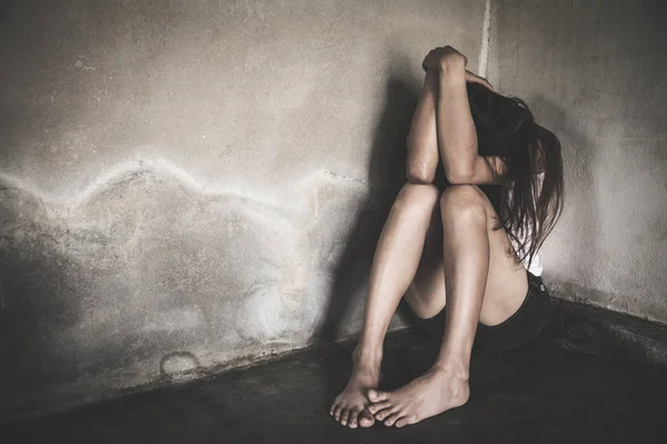 Women sitting on the floor  with depression,  family problems, — Stock Photo, Image