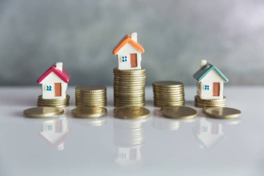 Madeni para, para ve ev yığını Mini ev, gayrimenkul yatırım