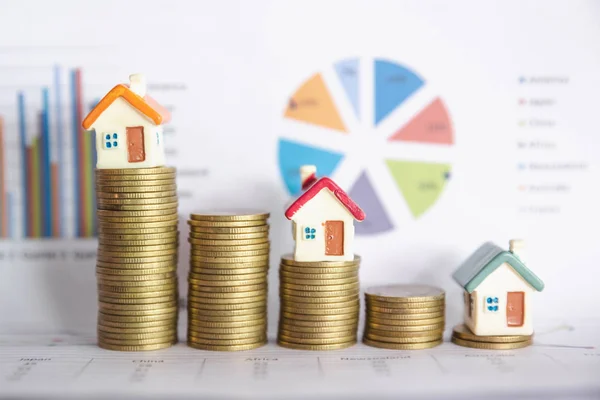 Mini house on stack of coins,Money and house,  Mortgage, Savings — Stock Photo, Image