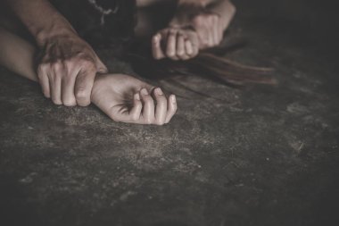 Kadınlara tecavüz eden erkekler, ev içi şiddet, Sexu konsepti