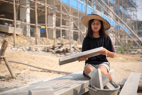 İnşaat, yasadışı çocuk işçilik, CONC çalışan yoksul çocuklar — Stok fotoğraf