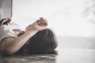 Depresyon veya iç şiddet kavramı, Dedoymamış grunge imag