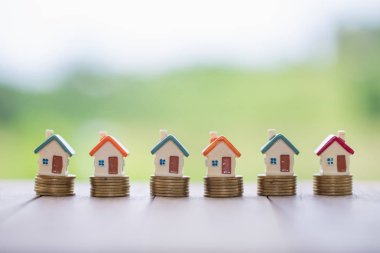 Bozuk para, ev, ipotek, tasarruf konularında küçük bir ev