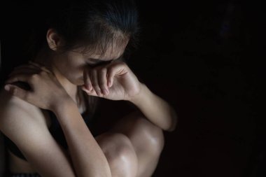 Depresyon veya iç şiddet kavramı, siyah ve beyaz görüntü o