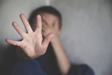 Çocukların şiddet ve istismar, dur kötüye çocuk şiddet. Çocuk b
