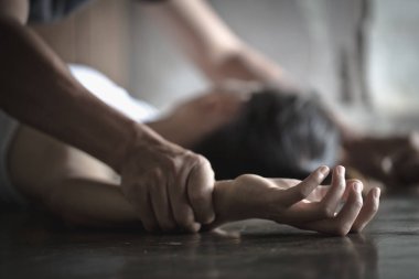 Kadınlara tecavüz eden erkekler, ev içi şiddet, Sexu konsepti