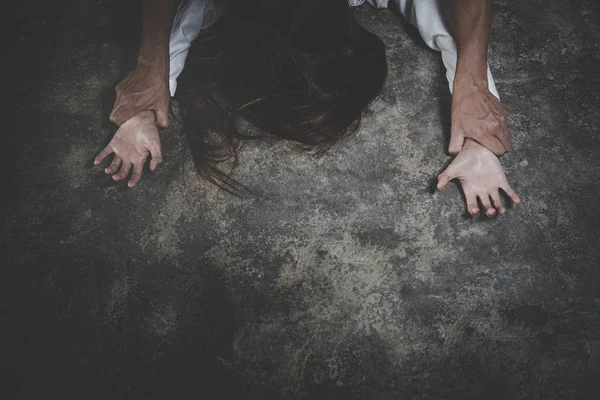 Mujer con moretones y heridas violencia doméstica violación, concepto pho —  Fotos de Stock