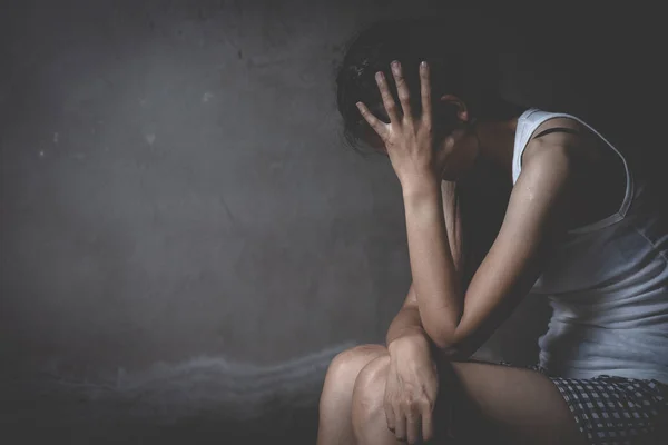 Ragazze adolescenti con problemi, Triste donna depressa che soffre di — Foto Stock