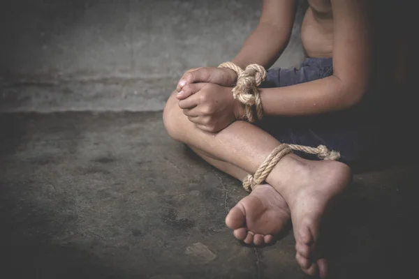 Child who are victims of the human trafficking process and have — Stock Photo, Image