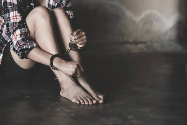 Mulher Mãos Algemadas Tráfico Seres Humanos Conceito Parar Violência Contra — Fotografia de Stock