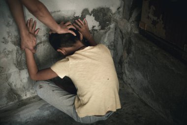 Çocuk şiddeti ve suistimal konsepti, şiddete son verme ve istismar edilen çocuklar, insan hakları ihlalleri, insan kaçakçılığı