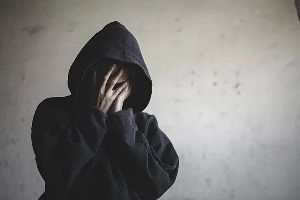 Retrato Una Persona Adulta Joven Con Dependencia Sustancias Después Del —  Fotos de Stock