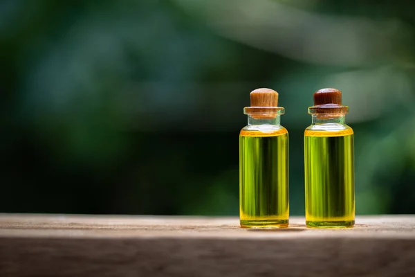 Glazen Flessen Met Hennepolie Een Drug Geëxtraheerd Cbd Cannabis Oil — Stockfoto