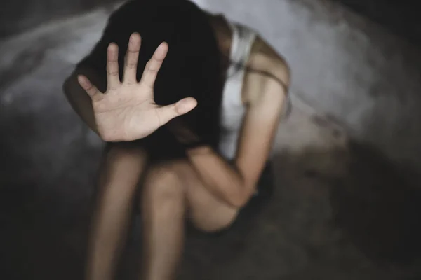 여성에 성희롱 폭력을 중지하라 여성에 강간을 막는다는 여성의 — 스톡 사진