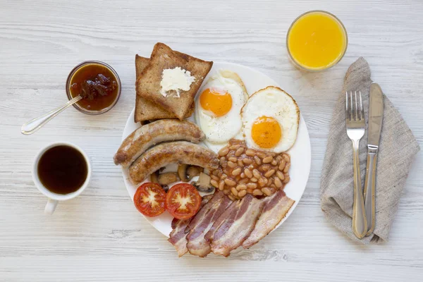 Pequeno Almoço Inglês Completo Com Ovos Fritos Bacon Salsichas Feijões — Fotografia de Stock