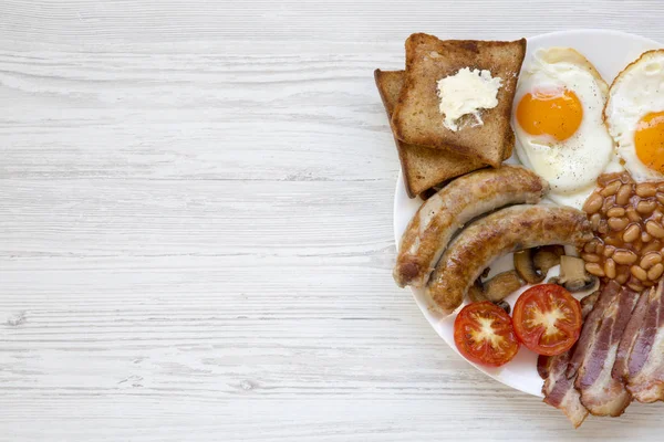 Вид Зверху Англійський Сніданок Смажені Яйця Бекон Сосиски Боби Тости — стокове фото