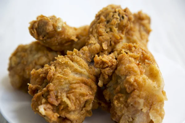 Fried Chicken Drumsticks White Plate Close Side View — Stock Photo, Image