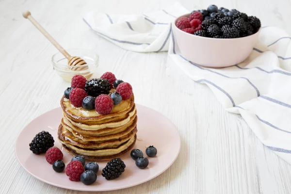 Krep çilek ve ballı, yan görünüm. 