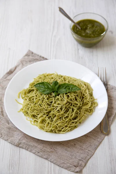 Talerz Makaronu Spaghetti Pesto Wysokiej Kąt — Zdjęcie stockowe