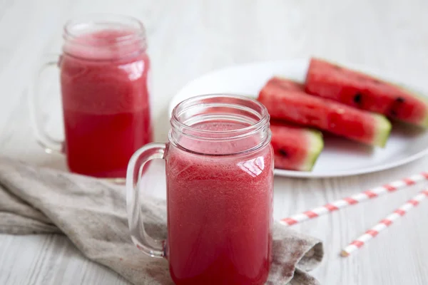 Batido Sandía Frascos Vidrio Con Rodajas Frescas Sandía Sobre Una — Foto de Stock