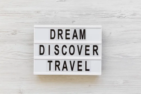 Placa Moderna Com Texto Dream Discover Travel Palavra Sobre Fundo — Fotografia de Stock