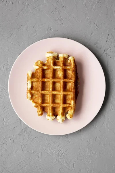 Traditional Belgian Waffle Pink Plate Concrete Background Overhead View Close — Stock Photo, Image