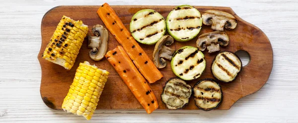 Verdure Alla Griglia Tavola Legno Sfondo Bianco Legno Vista Dall — Foto Stock