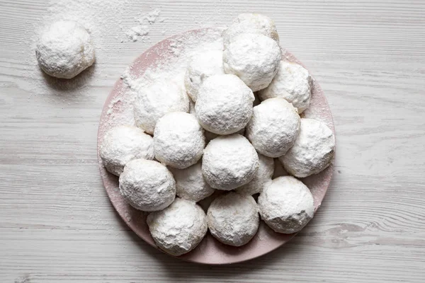 Galletas Boda Mexicanas Blancas Caseras Placa Rosa Sobre Fondo Madera — Foto de Stock