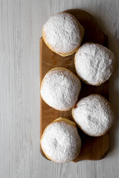 Σπιτικό Γλυκό Ντόνατς Ζελέ Και Την Ζάχαρη Άχνη Ρουστίκ Ξύλινη — Φωτογραφία Αρχείου