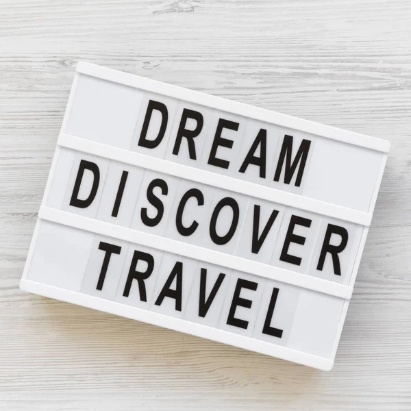 Placa Moderna Com Texto Dream Discover Travel Palavra Sobre Fundo — Fotografia de Stock