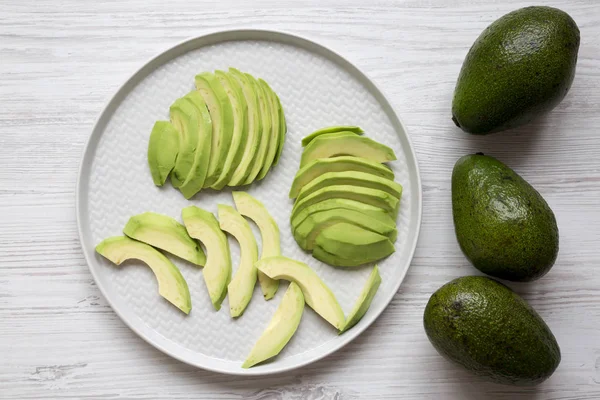 Whole Chopped Avocados Top View Overhead Flat Lay — Stock Photo, Image