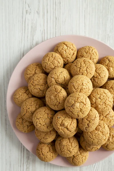 Galletas Almendras Caseras Placa Rosa Sobre Fondo Madera Blanca Vista — Foto de Stock