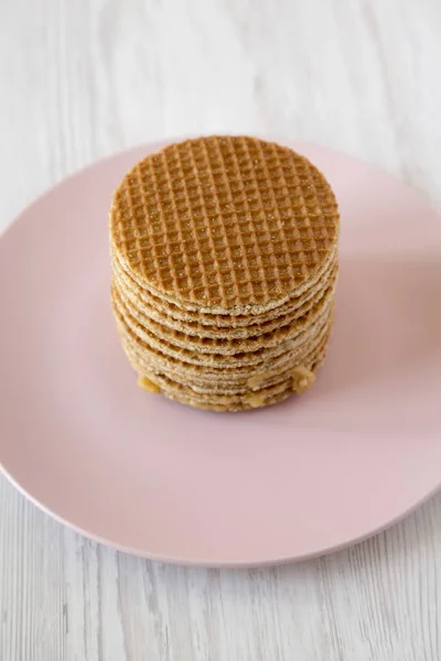 Házi készítésű holland stroopwafels halom mézes-karamell tölteléket — Stock Fotó