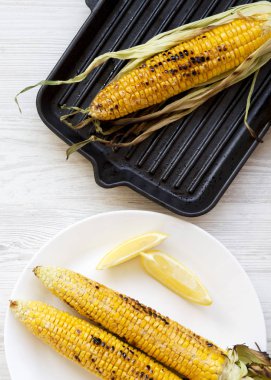 Koçanda Izgara mısır, yukarıdan bakın. Üst görünüm, genel merkez, fl