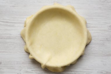 Hazırlık elmalı turta için ham hamur, havai görünüm. Düz yatıyordu, fr