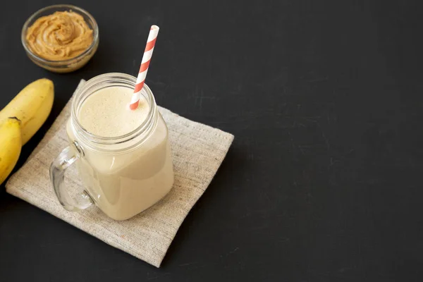 Mason cam kavanoz kupa fıstık ezmesi muz Smoothie dolu