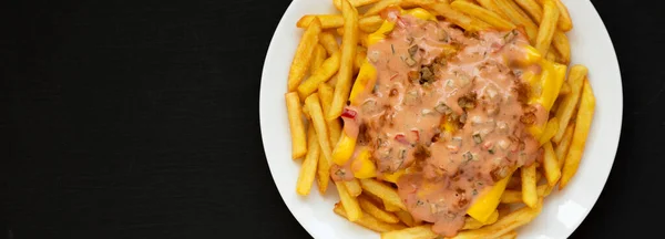 Frites Maison Style Animal Sur Une Plaque Blanche Sur Une — Photo