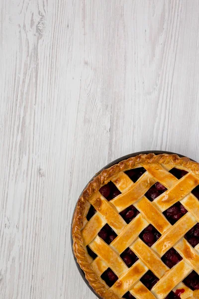 Tarte Aux Cerises Maison Délicieuse Sur Fond Bois Blanc Vue — Photo